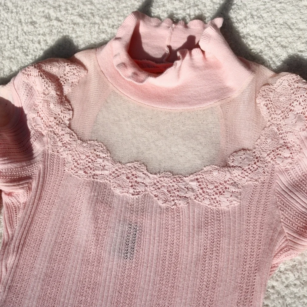 Gorgeous Free People Pink Turtleneck long sleeves with lace details, Small - Picture 5 of 10